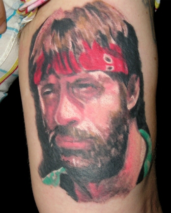 Файл:Чак на теле.jpg