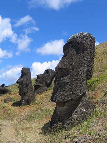 Файл:Moai.jpg