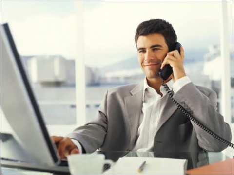 Файл:Латунский за компом.jpg