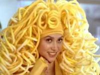 Новая разработка парикмахеров - парик из «Доширака».