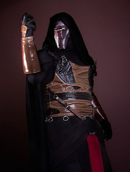 Файл:Revan cosplay.jpg