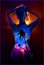 28.8.2019: Ультрафиолетовый бодиарт.