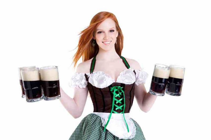 Файл:Devushka s pivom.jpg