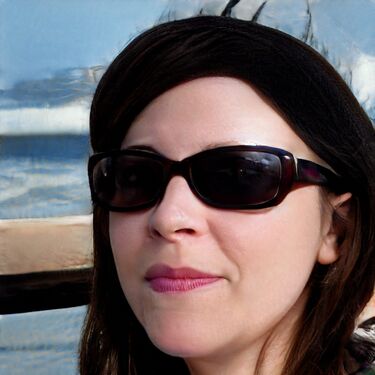 Сексот: Сима Айнцвайн. По личному резюме встретила 18 лет. По досье с предыдущего места работы пережила 36 зим.