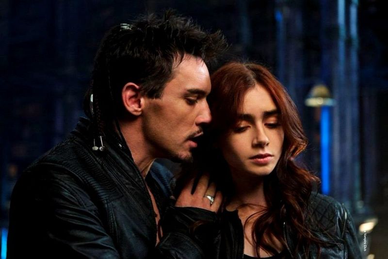 Файл:City of Bones 3.jpg